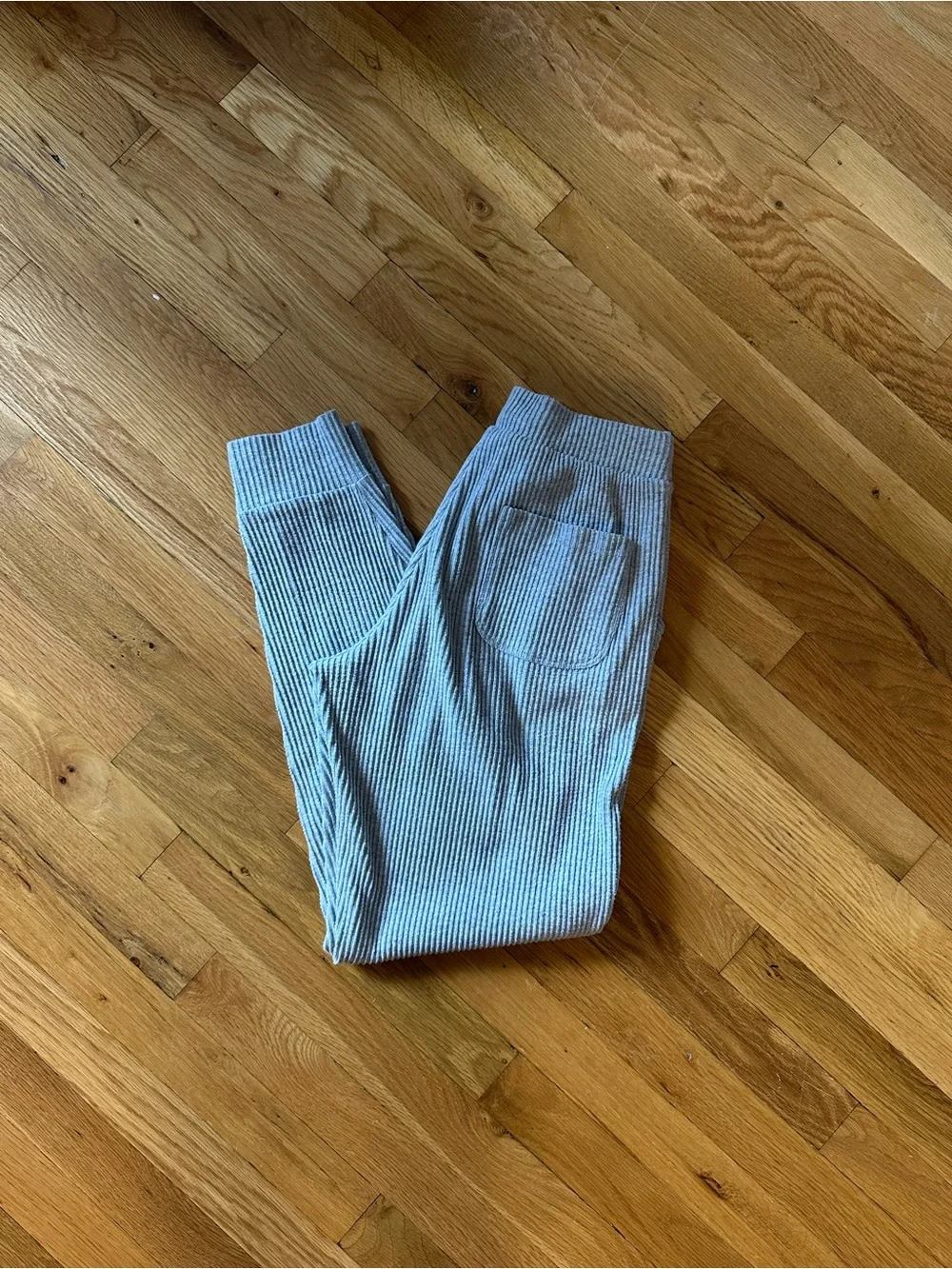 ALO Muse Sweatset in Athletic Heather Grey, size S
